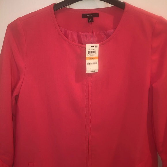 Ruffled Sleeve Jacket - Picture 4 of 5